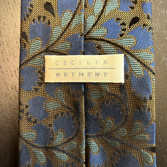Vintage Cecilia Metheny Italian 100% Silk Tie - Picture 2 of 5